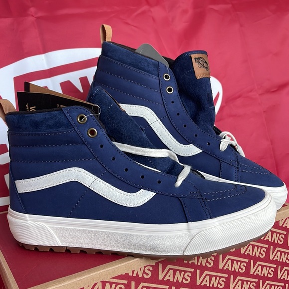 Vans Men’s Sk8-Hi Mte-1
Dress Blues/Nubuck
VN0A5HZYA07
boots - sneakers - Picture 6 of 16